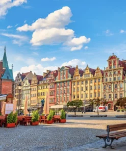 Kraków Travel Guide -Medieval squares, royal castles, and riverside cafés